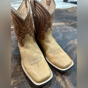 *Brand new* Ariat Boots